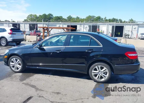 2010 Mercedes-Benz E 350 4Matic из США, поврежденный, VIN WDDHF8HBXAA253124